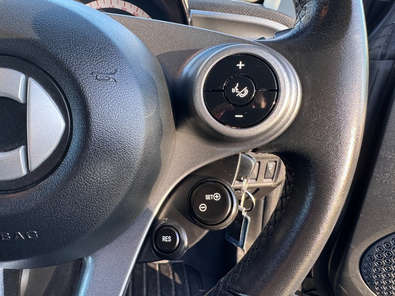 Used smart fortwo 2017 for sale - 76941709: Photo 16