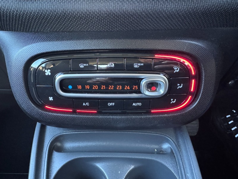 Used smart fortwo 2017 for sale - 76941709: Photo 23