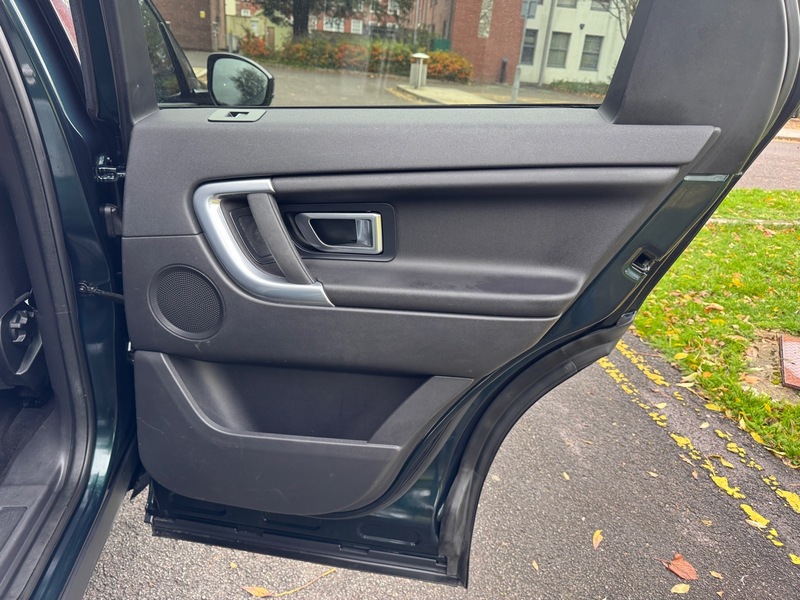 Used Land Rover Discovery Sport 2016 for sale - 76497032: Photo 46