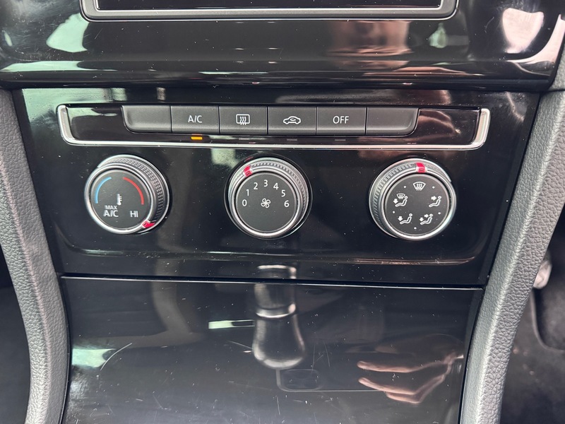 Used Volkswagen Golf 2015 for sale - 76510430: Photo 22