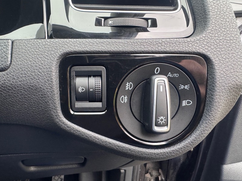 Used Volkswagen Golf 2015 for sale - 76510430: Photo 28