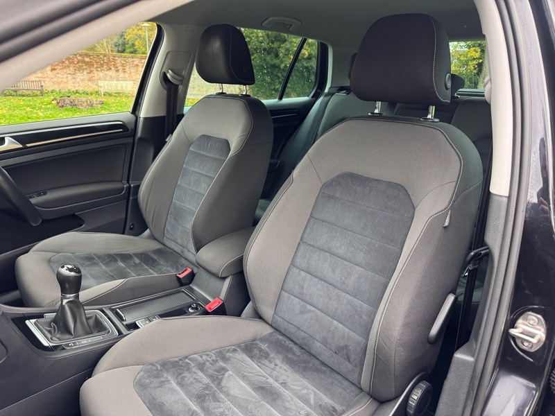 Used Volkswagen Golf 2015 for sale - 76510430: Photo 32