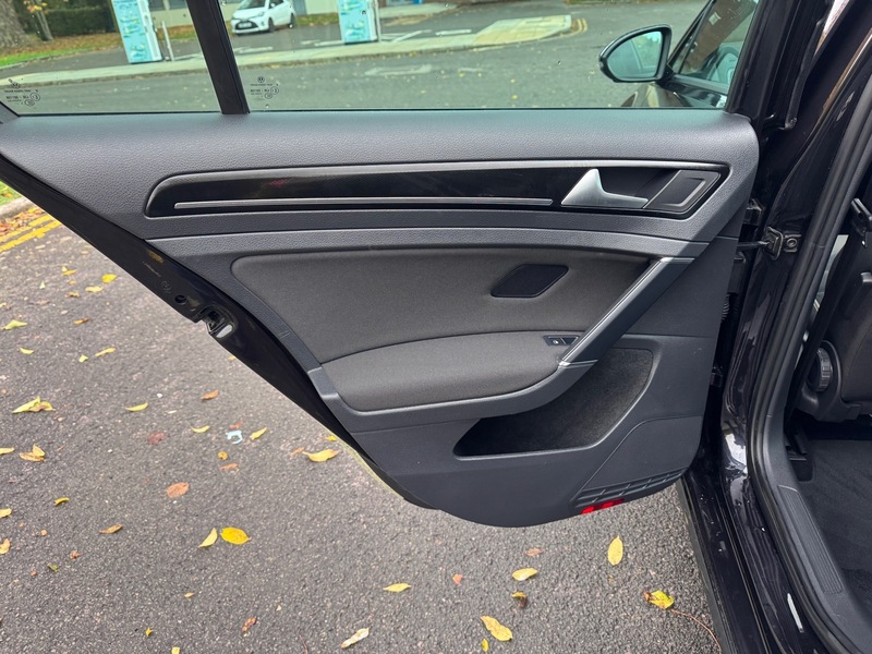 Used Volkswagen Golf 2015 for sale - 76510430: Photo 43