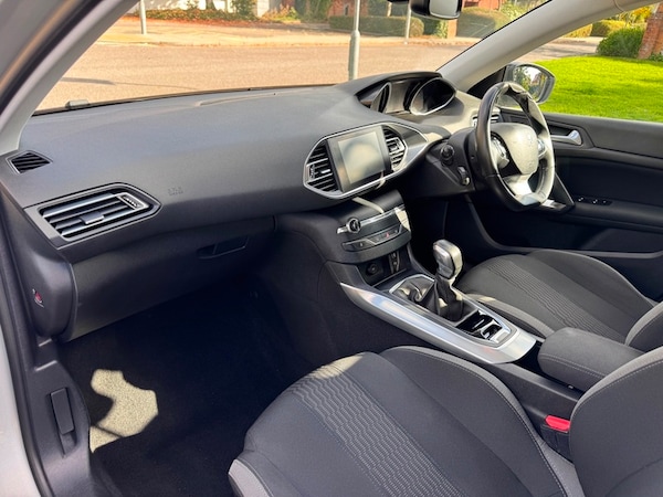 Used Peugeot 308 2015 for sale - 76313342: Photo 10