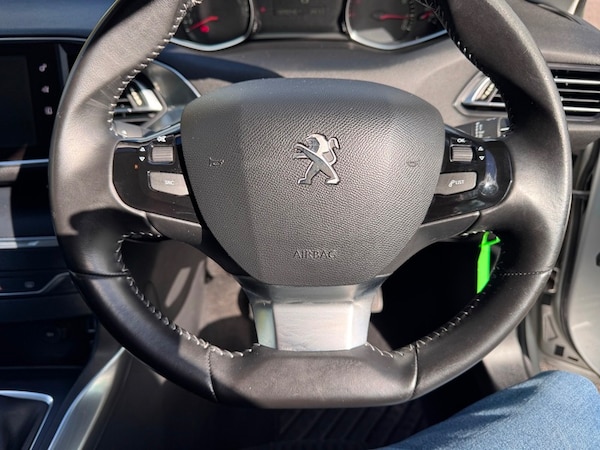 Used Peugeot 308 2015 for sale - 76313342: Photo 13