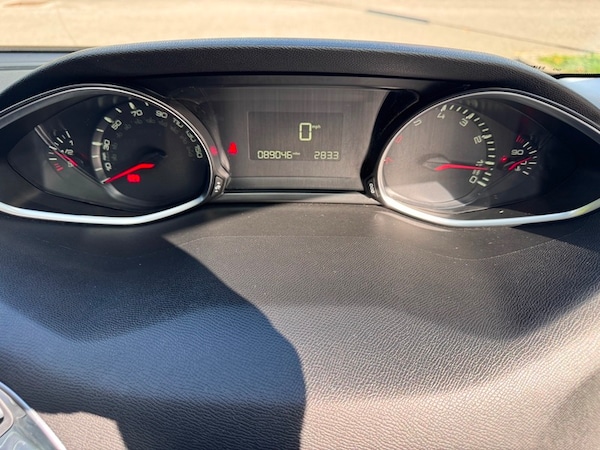 Used Peugeot 308 2015 for sale - 76313342: Photo 16