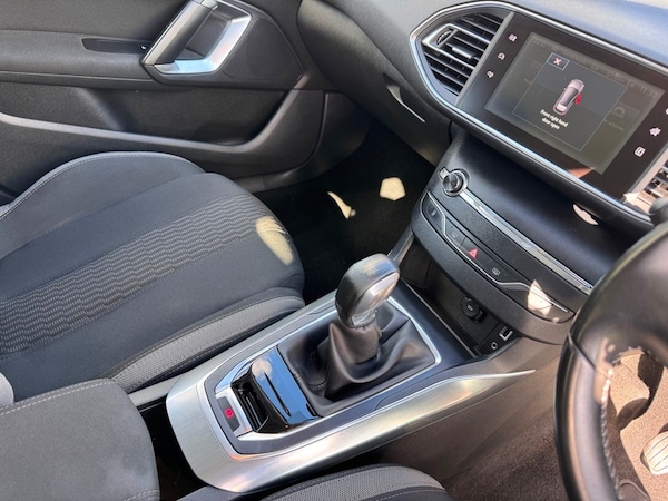 Used Peugeot 308 2015 for sale - 76313342: Photo 17