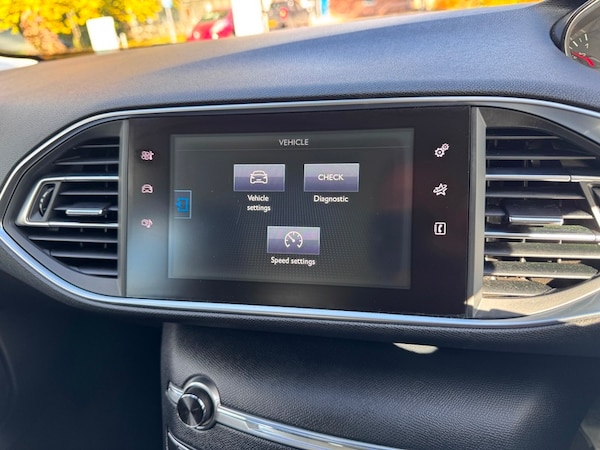 Used Peugeot 308 2015 for sale - 76313342: Photo 21