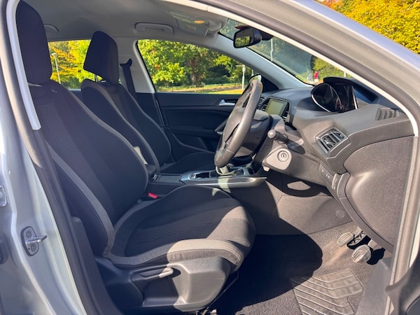 Used Peugeot 308 2015 for sale - 76313342: Photo 28