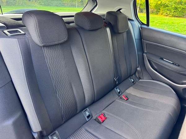 Used Peugeot 308 2015 for sale - 76313342: Photo 38