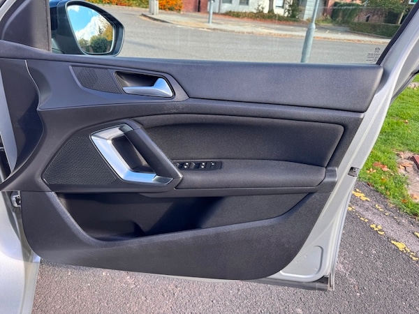 Used Peugeot 308 2015 for sale - 76313342: Photo 40