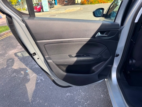 Used Peugeot 308 2015 for sale - 76313342: Photo 43