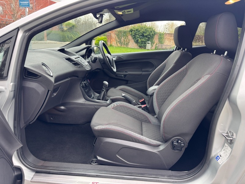 Used Ford Fiesta 2016 for sale - 78097622: Photo 32