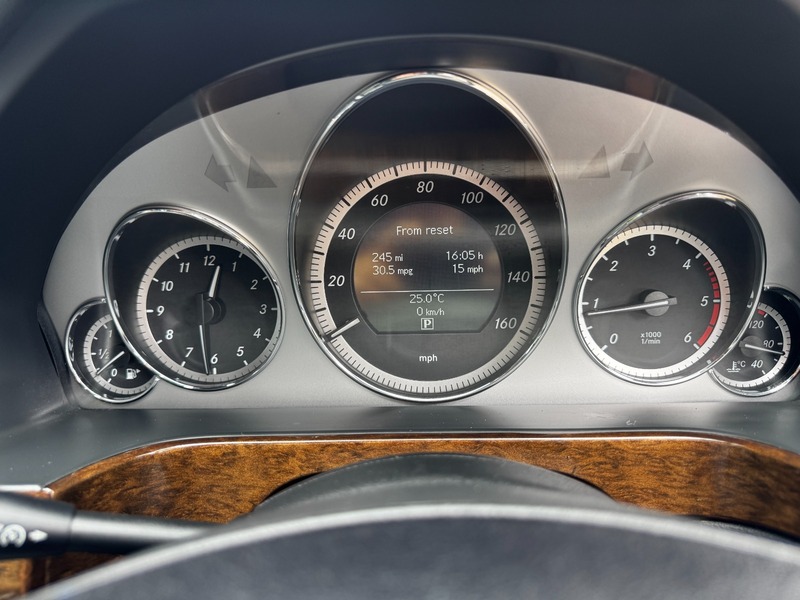 Used Mercedes-Benz E Class 2012 for sale - 76376396: Photo 11