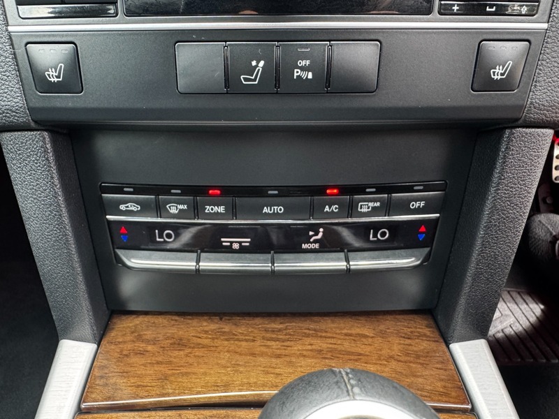 Used Mercedes-Benz E Class 2012 for sale - 76376396: Photo 16