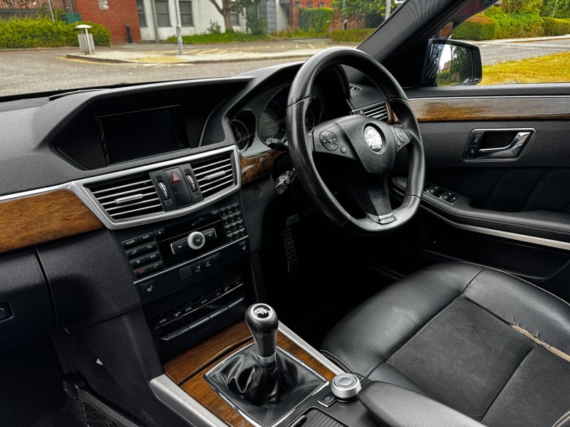 Used Mercedes-Benz E Class 2012 for sale - 76376396: Photo 2