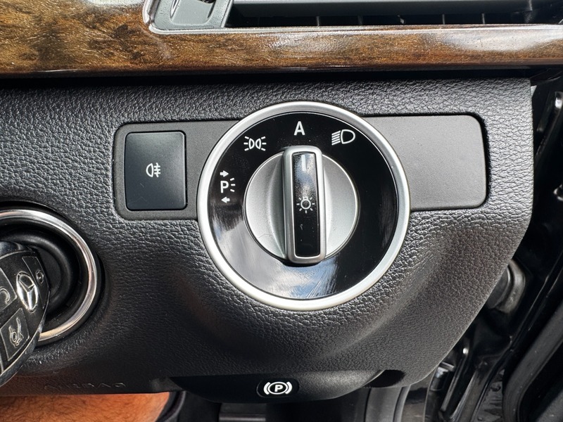 Used Mercedes-Benz E Class 2012 for sale - 76376396: Photo 20