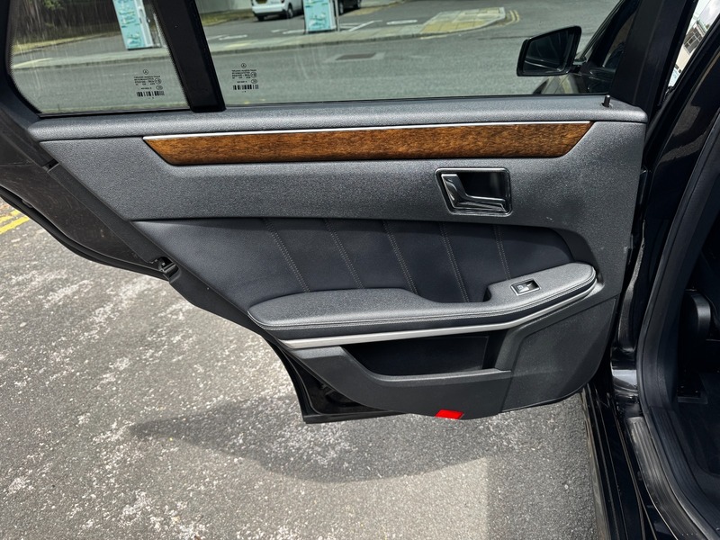 Used Mercedes-Benz E Class 2012 for sale - 76376396: Photo 33