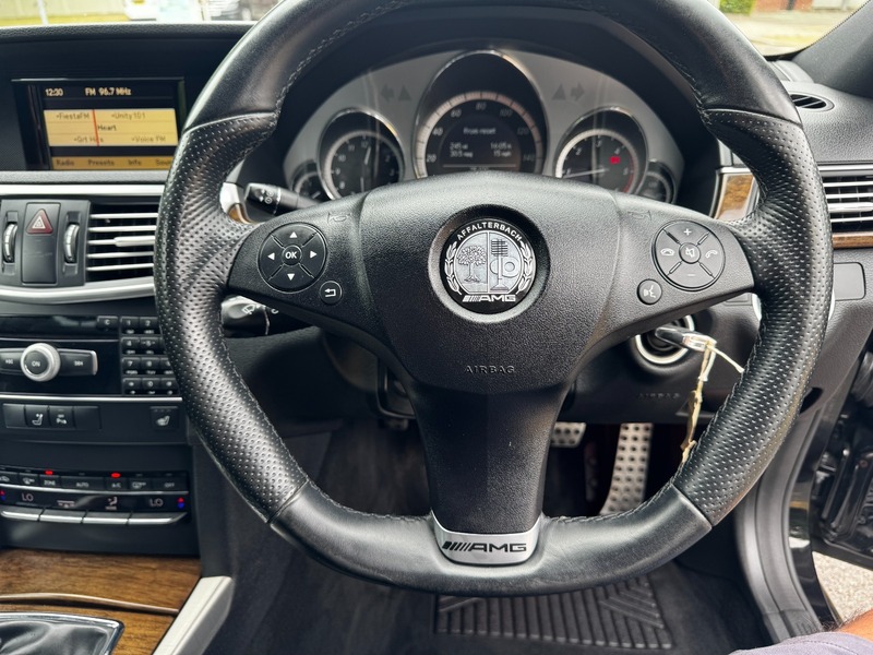 Used Mercedes-Benz E Class 2012 for sale - 76376396: Photo 8