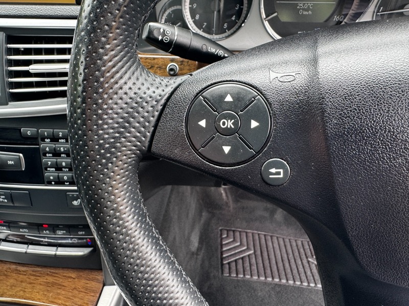 Used Mercedes-Benz E Class 2012 for sale - 76376396: Photo 9