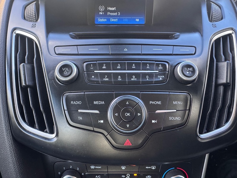 Used Ford Focus 2015 for sale - 75953050: Photo 23