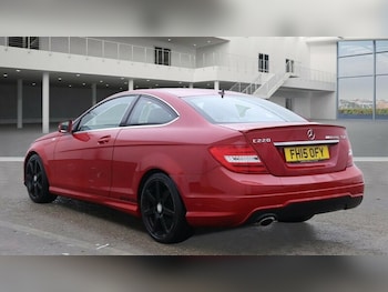 Used Mercedes-Benz C Class 2015 for sale - 77437910: Photo