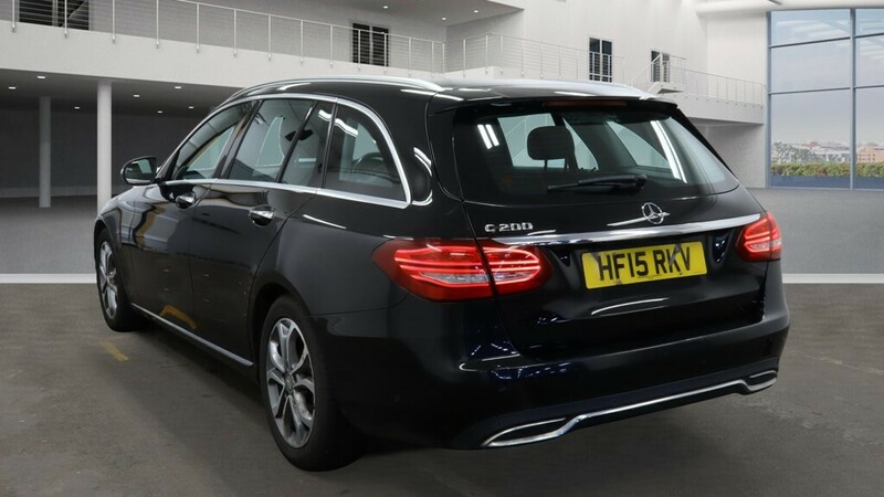 Used Mercedes-Benz C Class 2015 for sale - 76974072: Photo 3