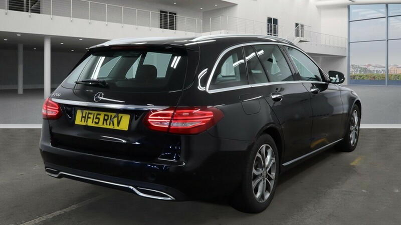 Used Mercedes-Benz C Class 2015 for sale - 76974072: Photo 4