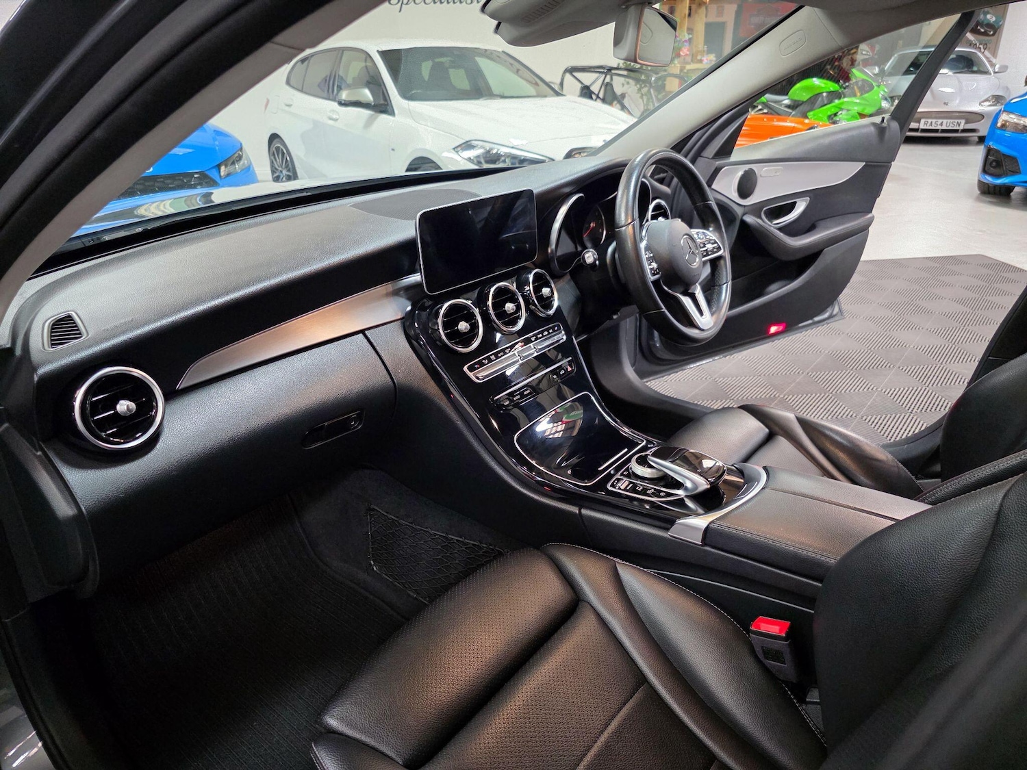 Used Mercedes-Benz C Class 2019 for sale - 76188451: Photo 3