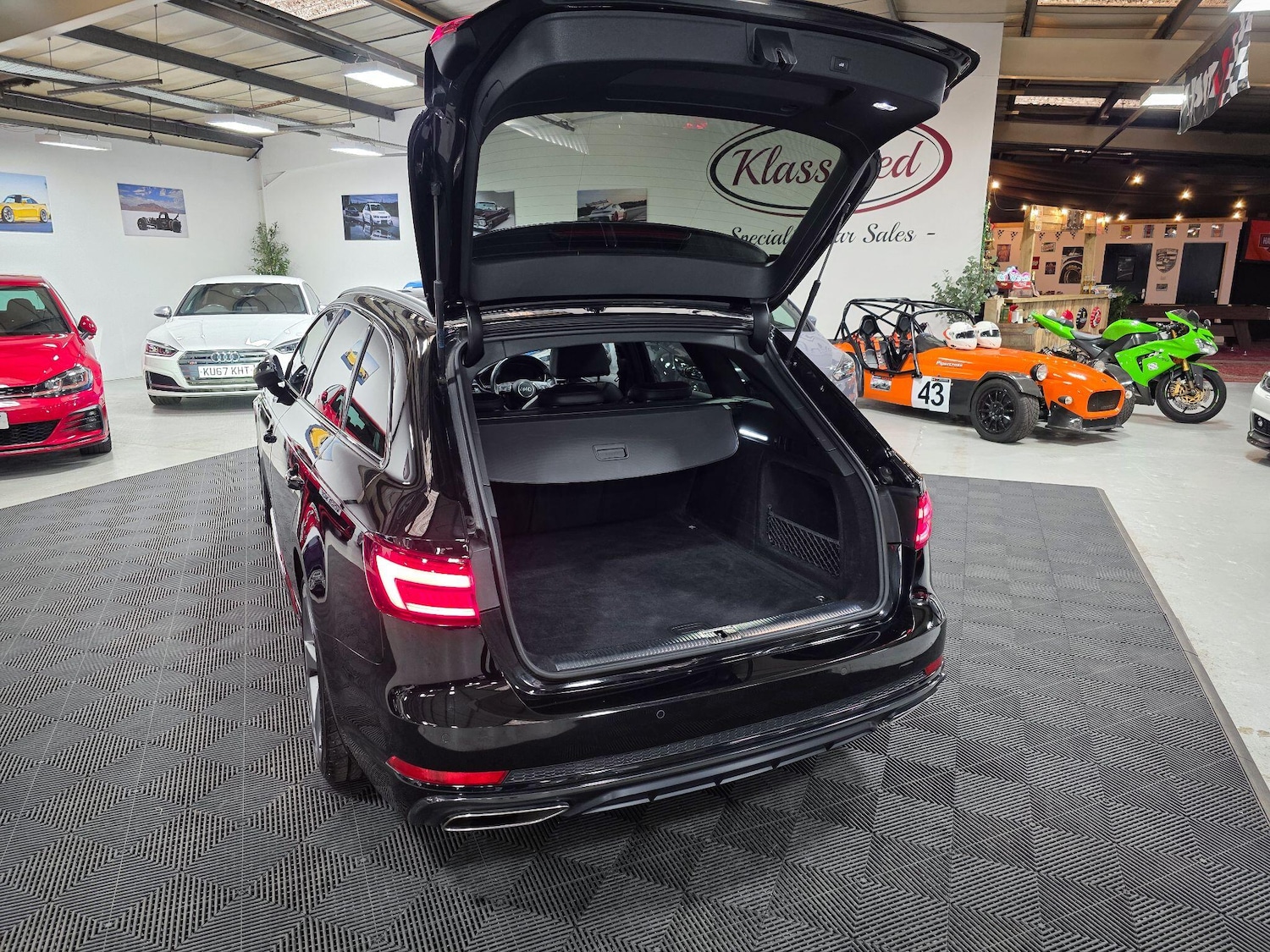 Used Audi A4 Avant 2019 for sale - 76122012: Photo 17