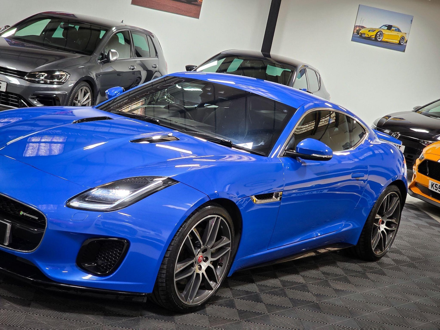 Used Jaguar F-Type 2017 for sale - 77410916: Photo 13