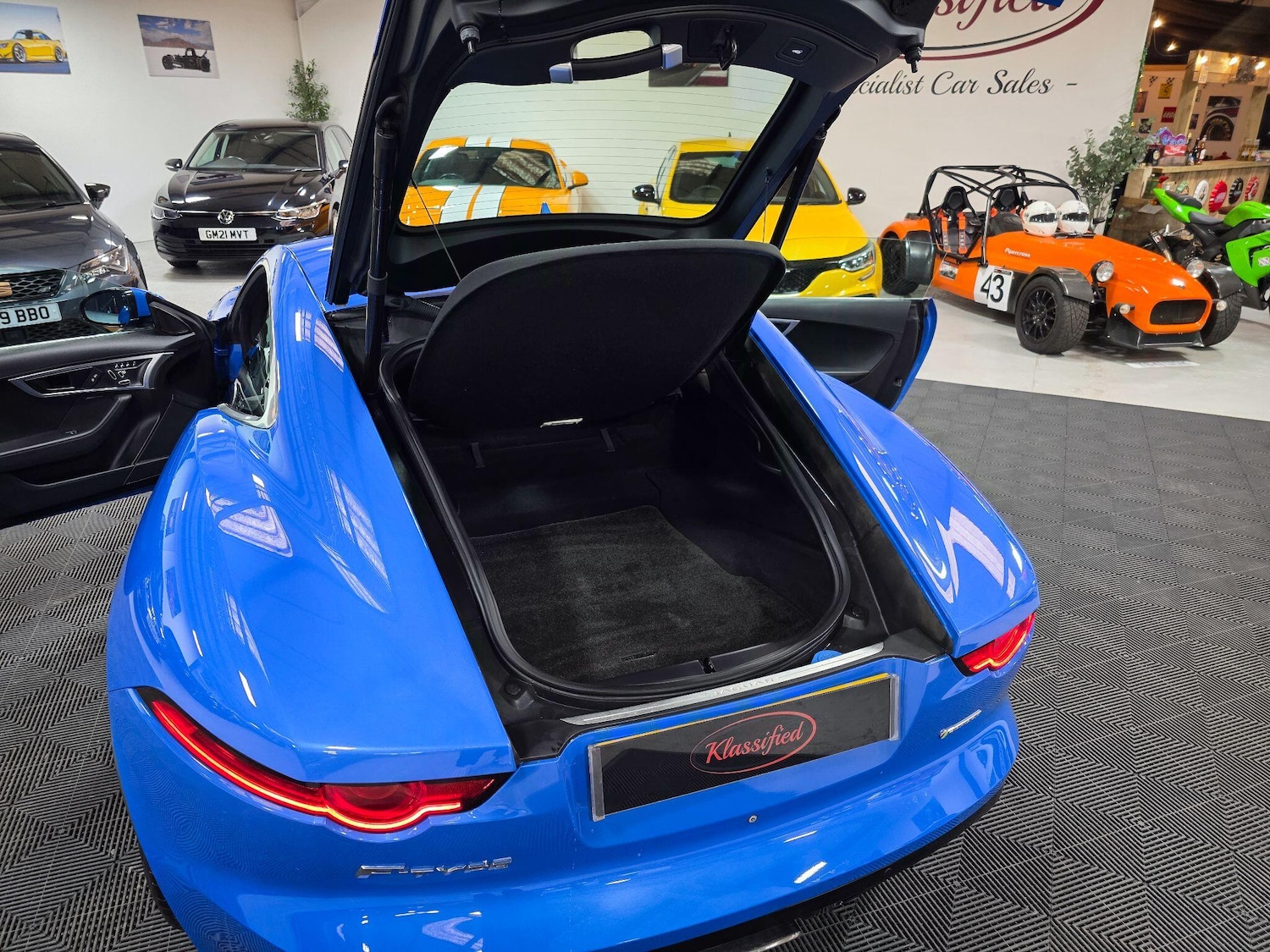 Used Jaguar F-Type 2017 for sale - 77410916: Photo 17