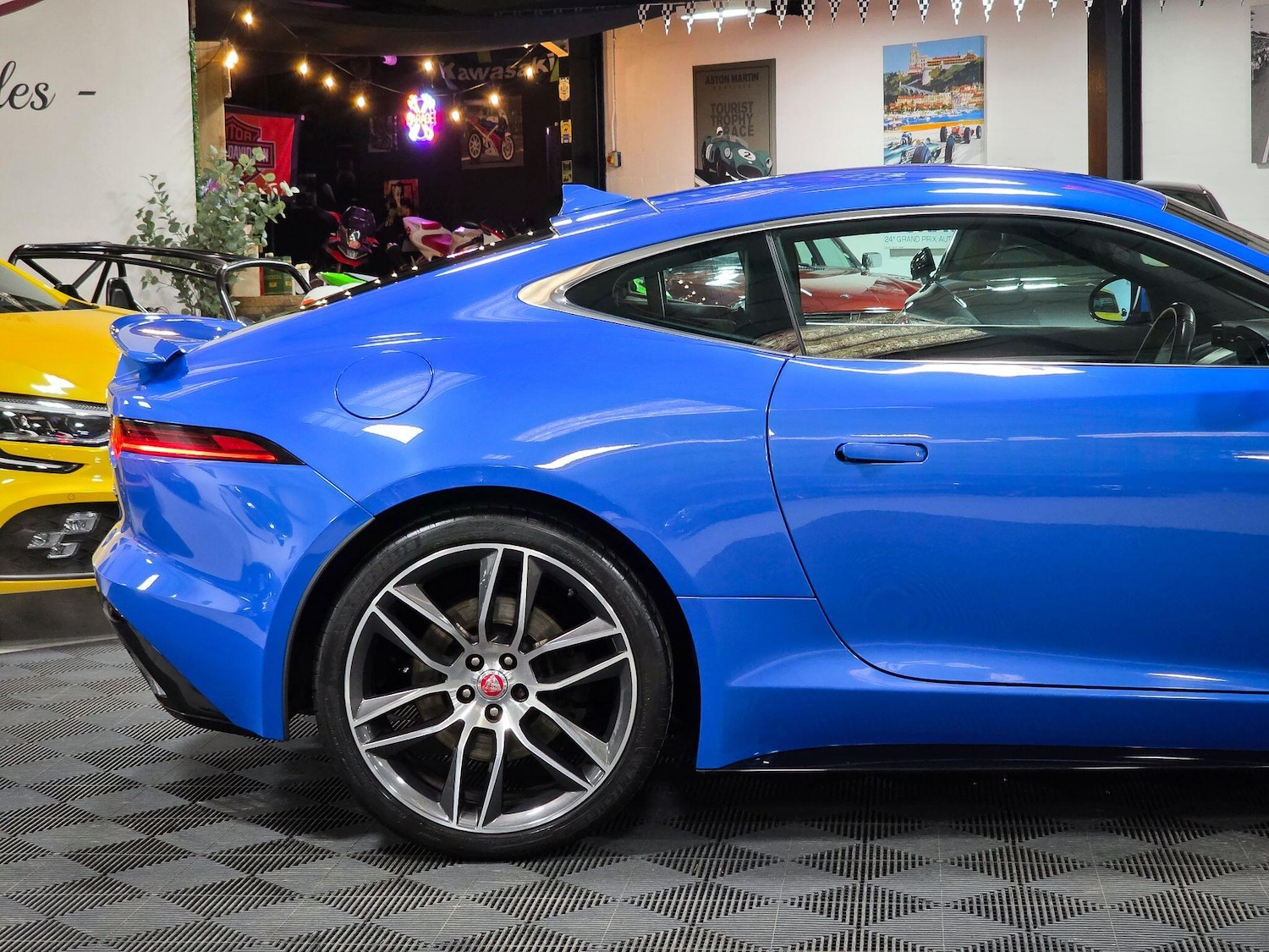Used Jaguar F-Type 2017 for sale - 77410916: Photo 21