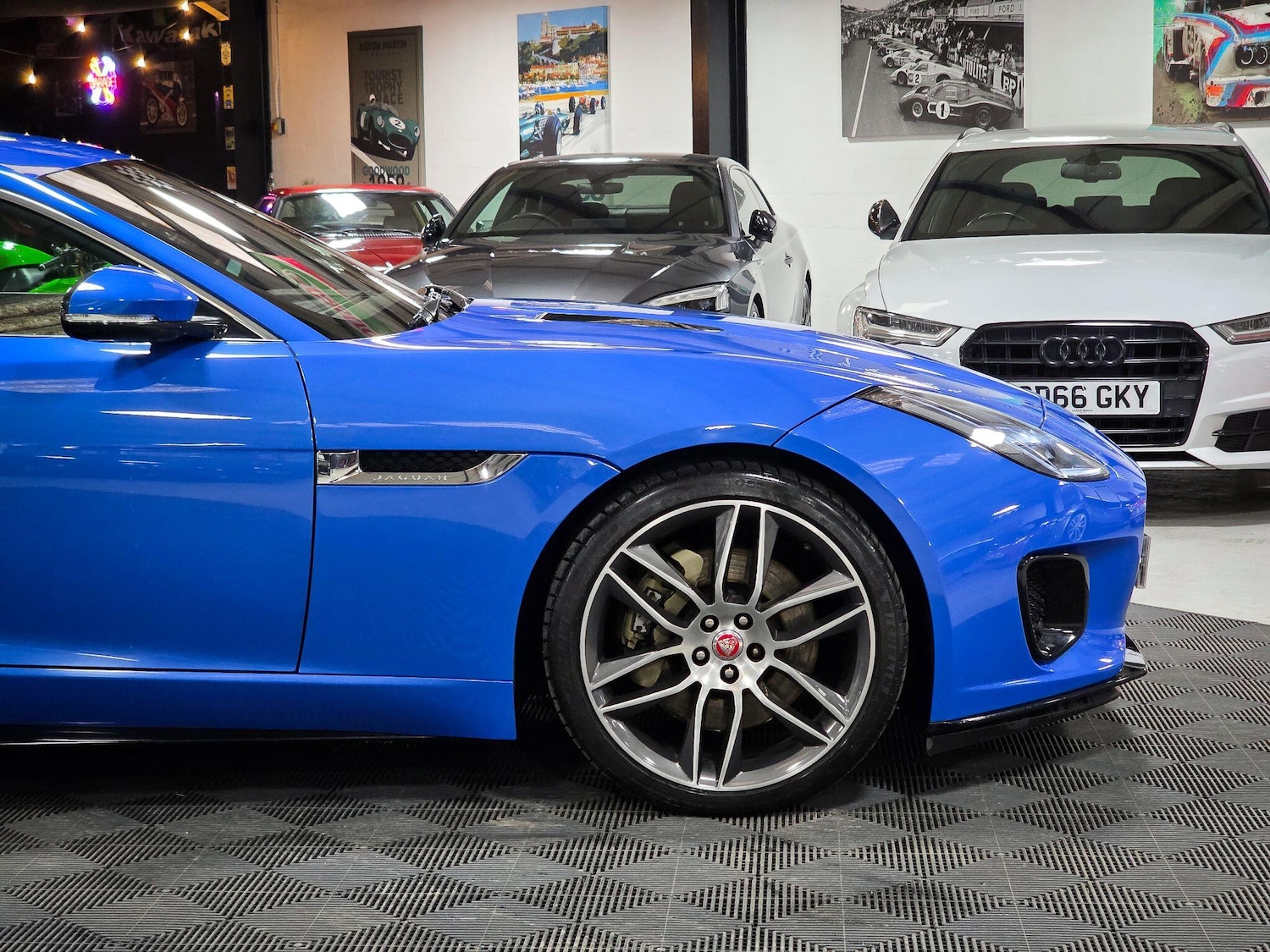 Used Jaguar F-Type 2017 for sale - 77410916: Photo 22