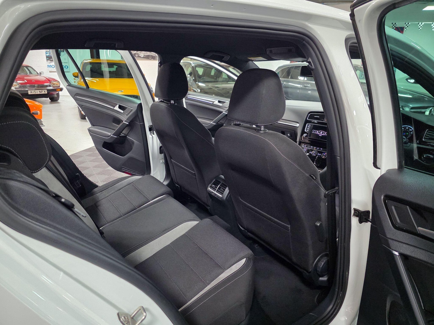 Used Volkswagen Golf 2016 for sale - 76592818: Photo 24