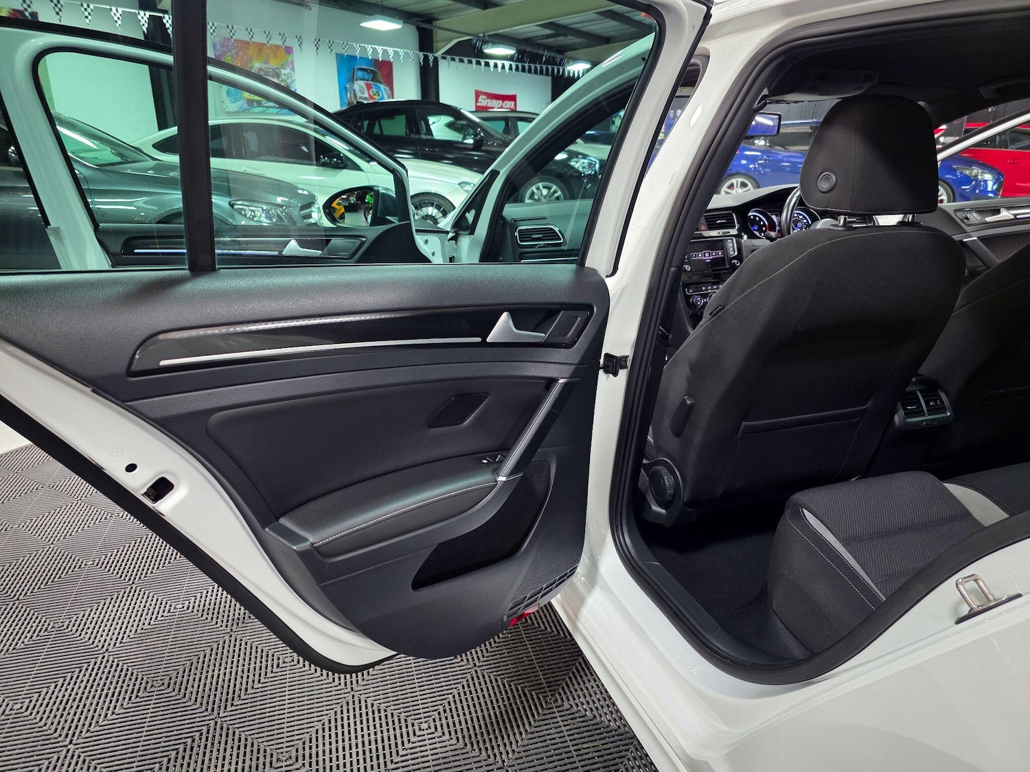 Used Volkswagen Golf 2016 for sale - 76592818: Photo 41