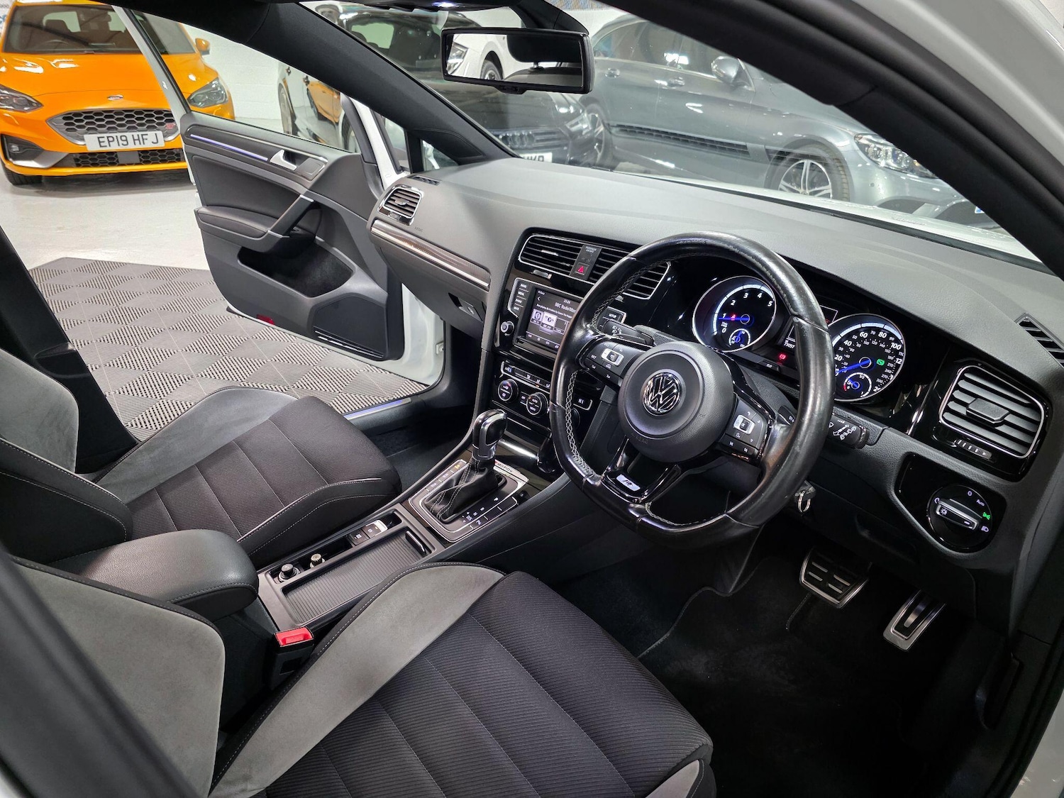 Used Volkswagen Golf 2016 for sale - 76592818: Photo 8