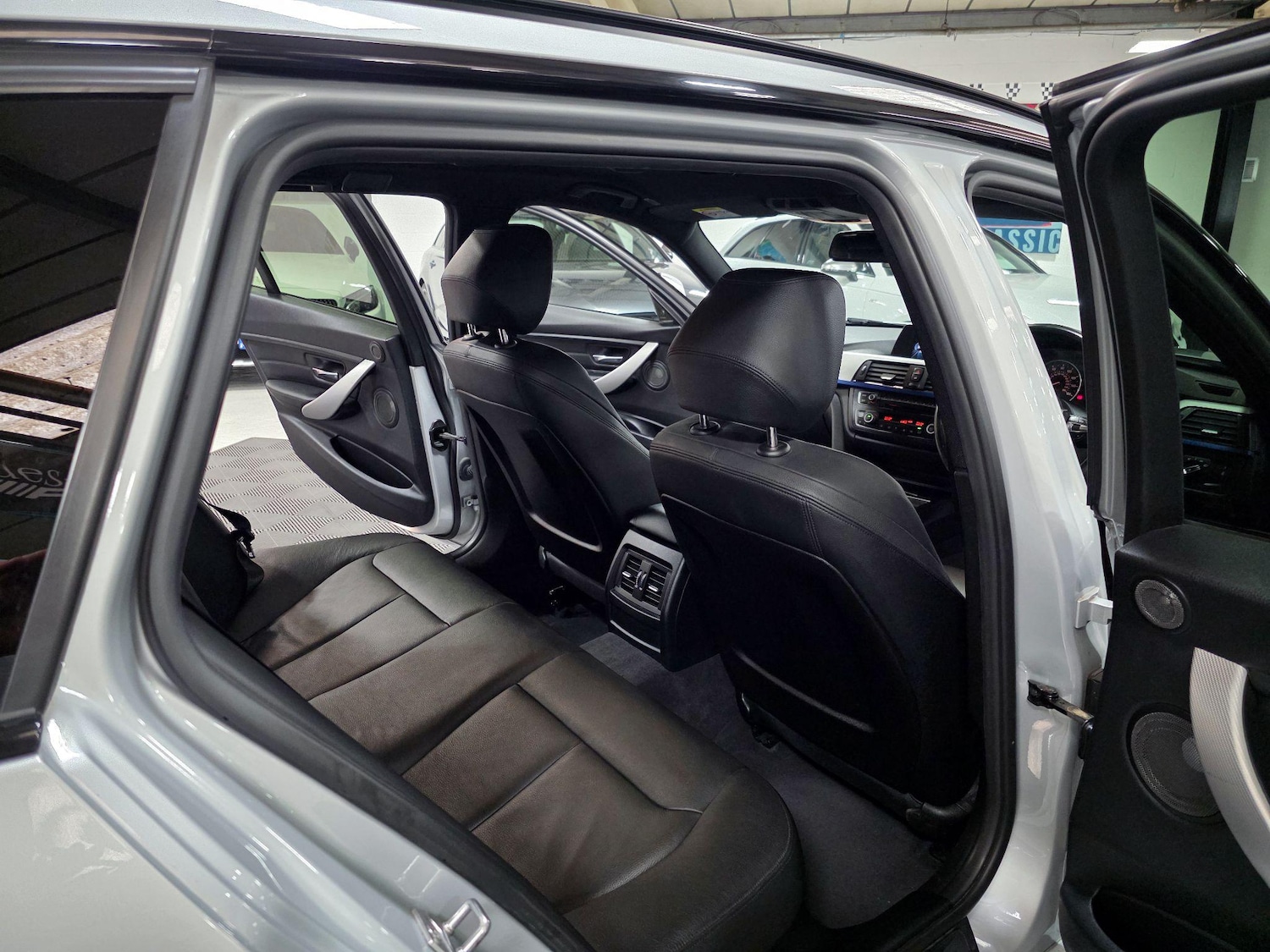 Vehicle 33