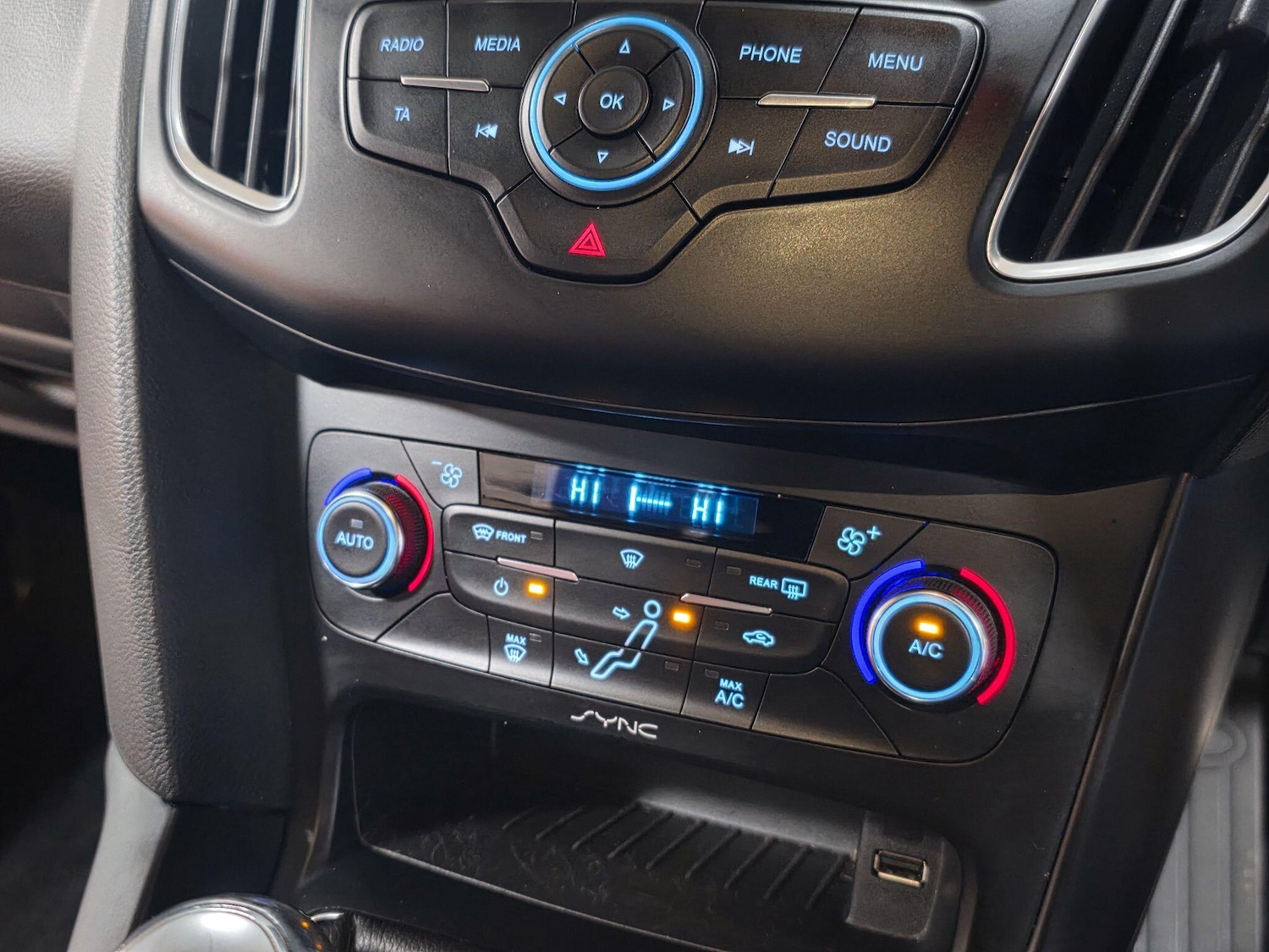 Used Ford Focus 2015 for sale - 76849942: Photo 22