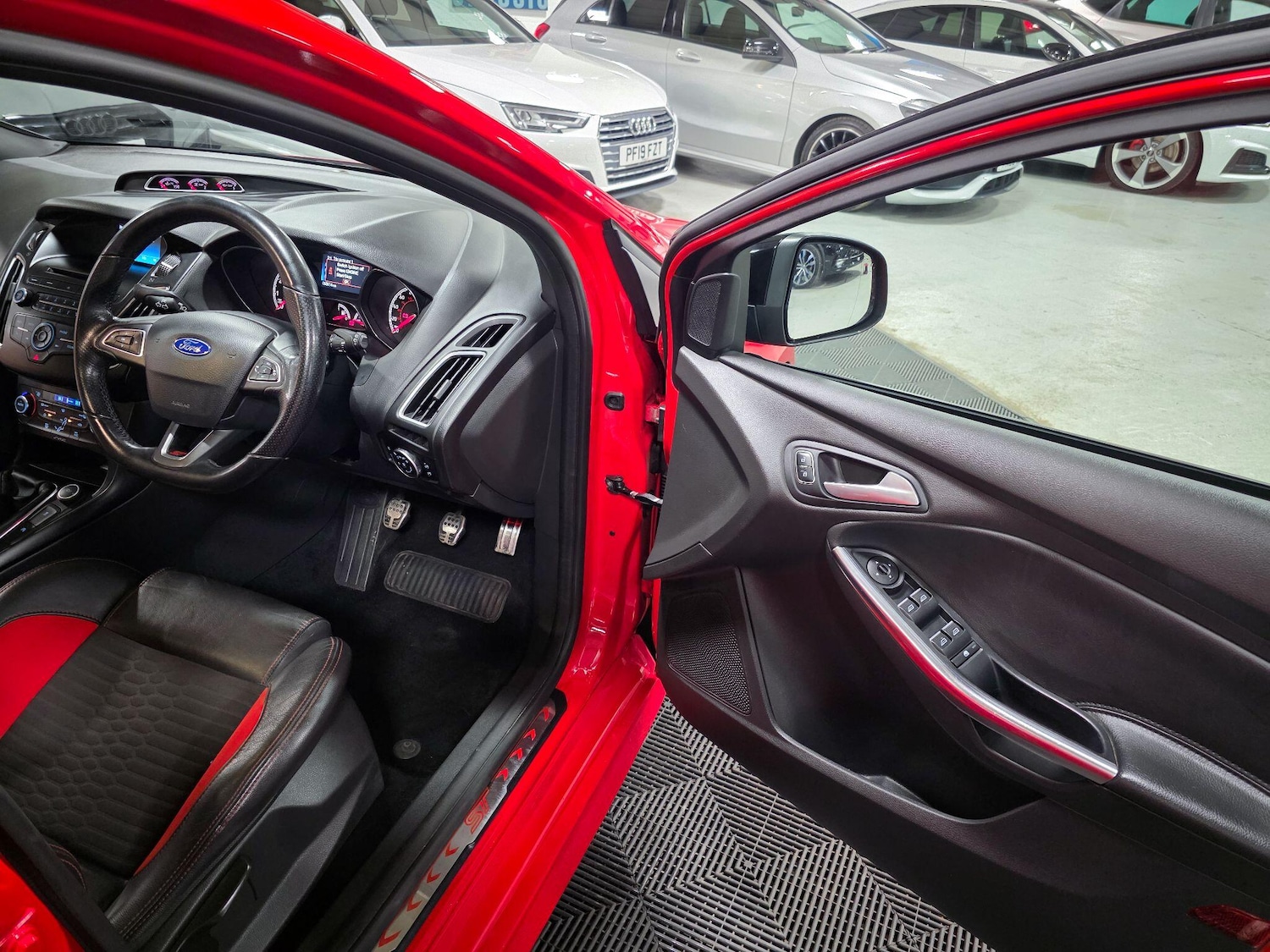 Used Ford Focus 2015 for sale - 76849942: Photo 36