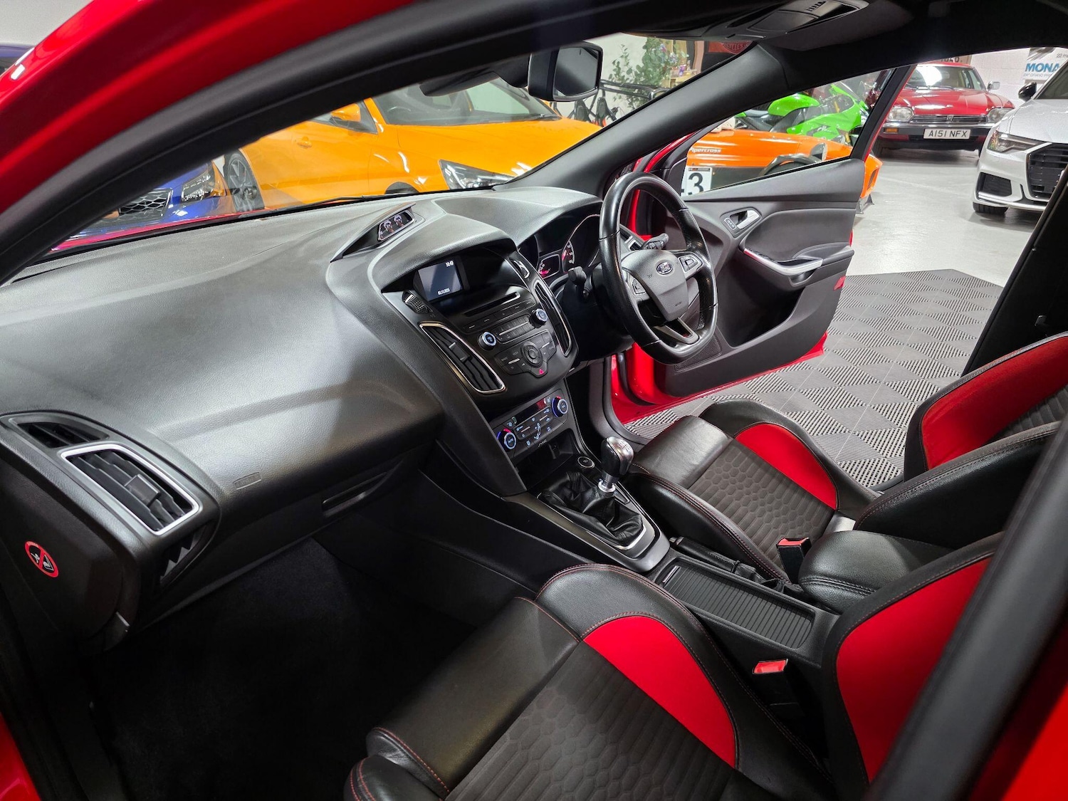 Used Ford Focus 2015 for sale - 76849942: Photo 4