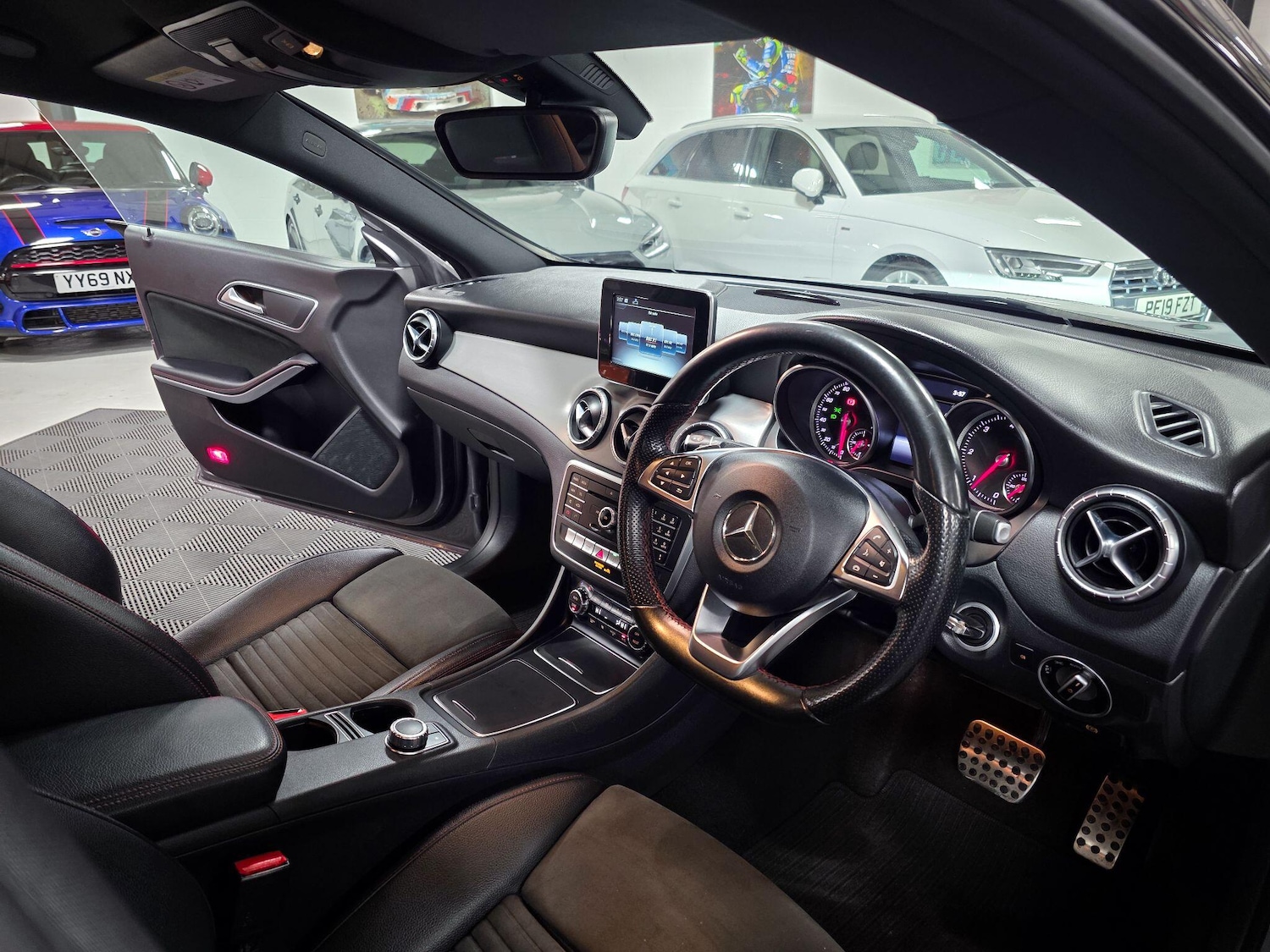 Used Mercedes-Benz CLA 2017 for sale - 76990958: Photo 3