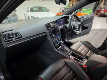Used Volkswagen Golf 2018 for sale - 75103570: Photo