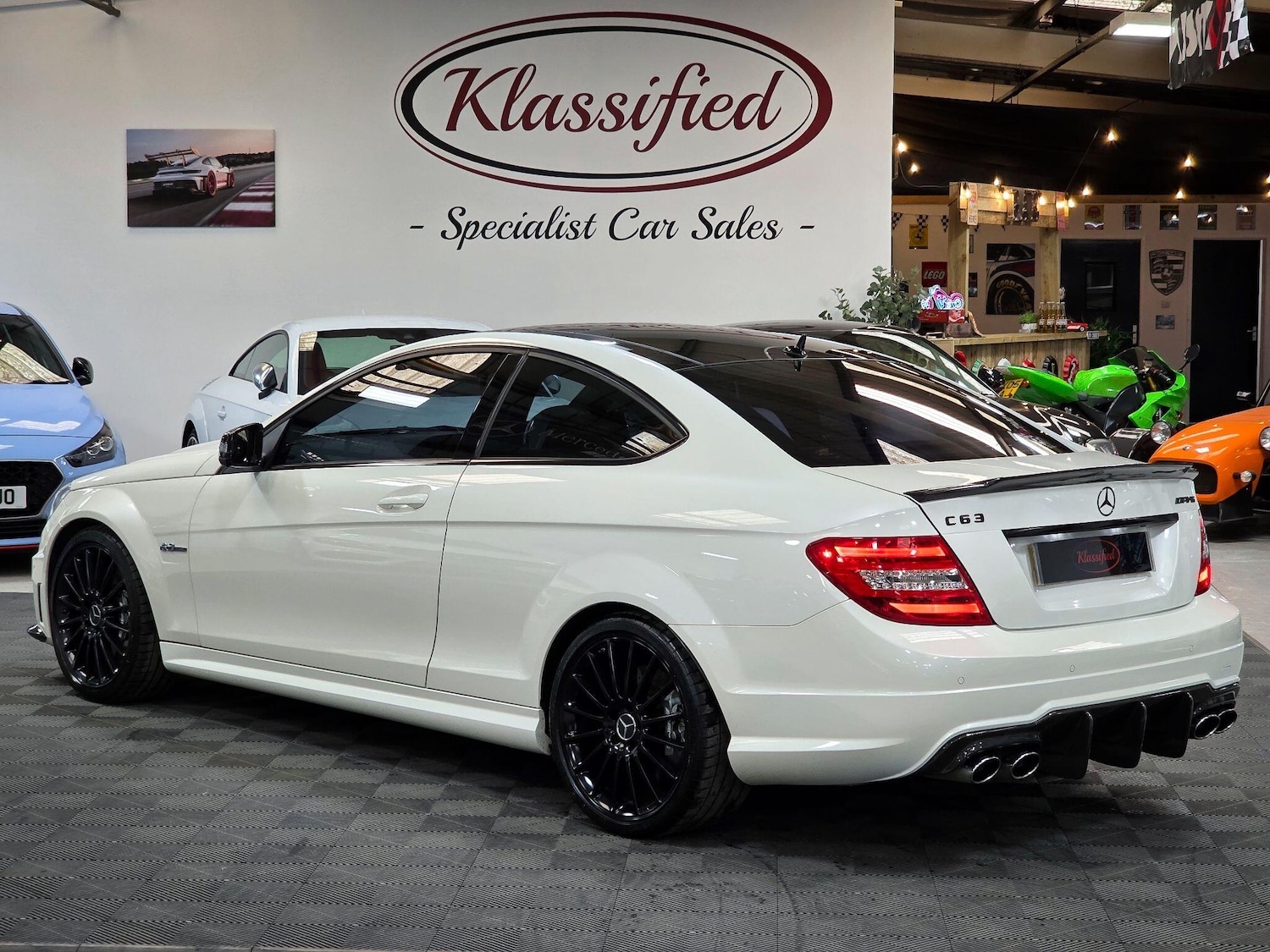 Used Mercedes-Benz C Class 2012 for sale - 76327392: Photo 2