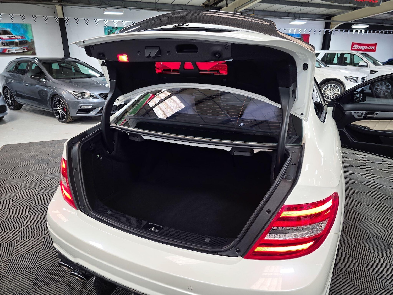 Used Mercedes-Benz C Class 2012 for sale - 76327392: Photo 28