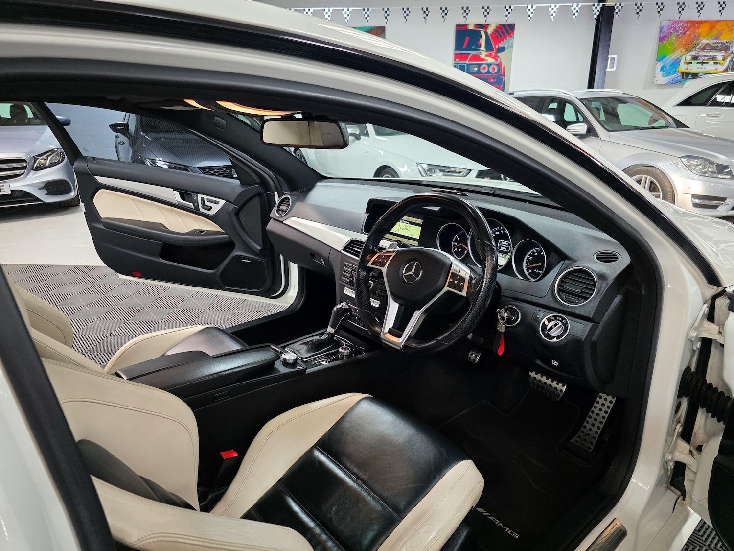 Used Mercedes-Benz C Class 2012 for sale - 76327392: Photo 3