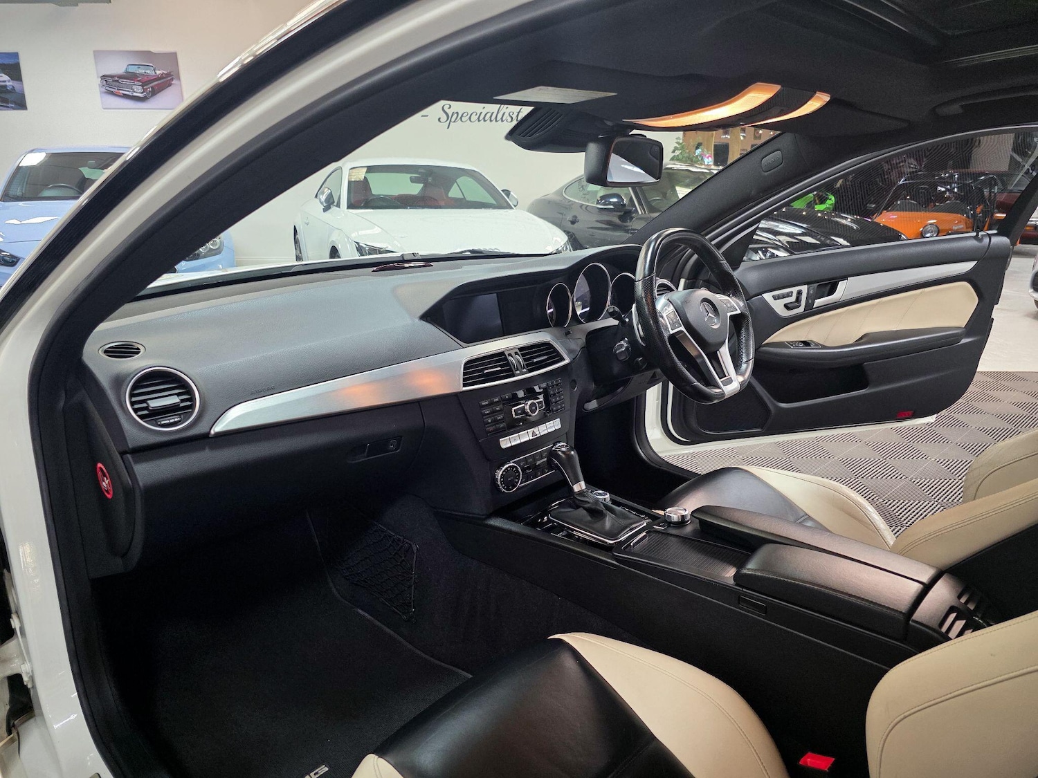 Used Mercedes-Benz C Class 2012 for sale - 76327392: Photo 8