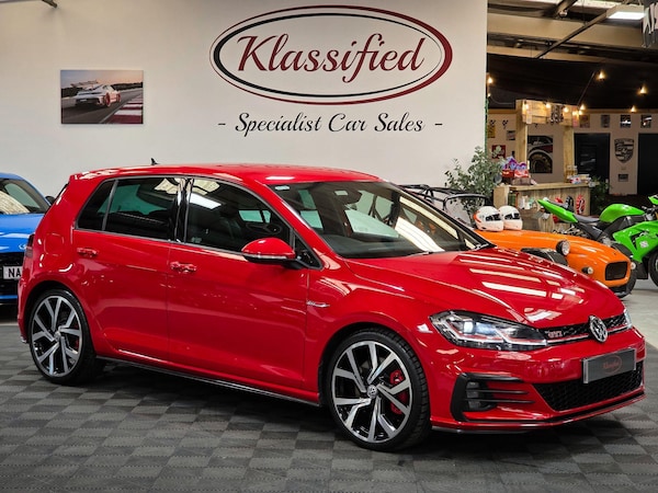 Used Volkswagen Golf 2019 for sale - 76214040: Photo 1
