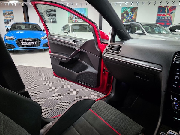 Used Volkswagen Golf 2019 for sale - 76214040: Photo 29