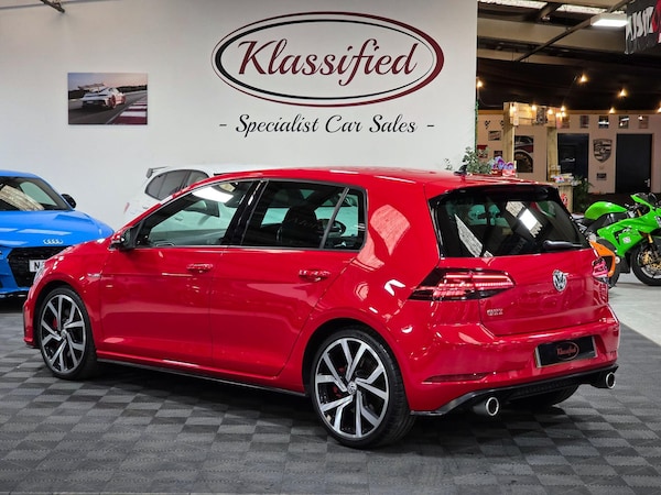 Used Volkswagen Golf 2019 for sale - 76214040: Photo 2